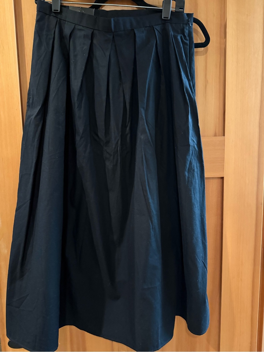 Banana Republic Black Pleated Midi Skirt - Womens
